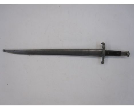 Portuguese M1886 bayonet with scabbard Condition ReportPlease see additional imagesSmall dent to end of scabbard, serial numb