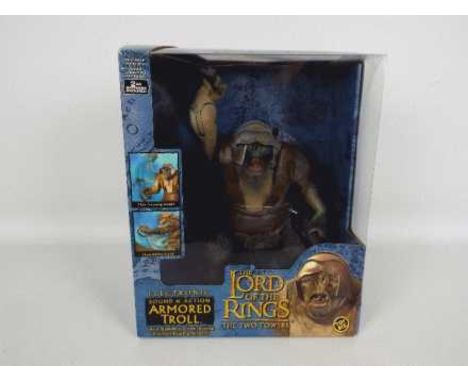 Vivid Imaginations - A boxed Lord Of The Rings The Two Towers Electronic sound &amp; action Armoured Troll. The model appears