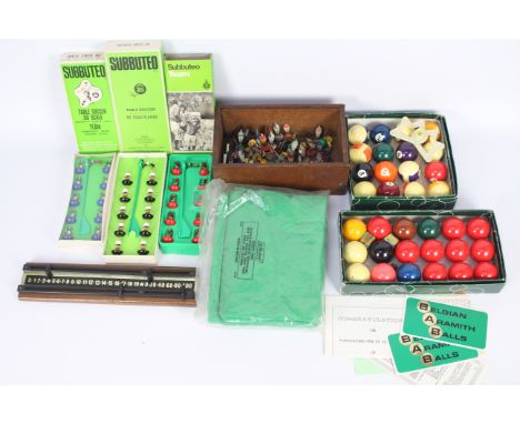 Subbuteo - Aramith - A collection of vintage Subbuteo figures and accessories and two sets of Billiard balls. There are 59 x 