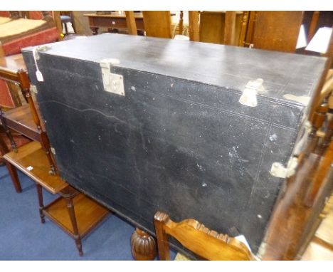 A VINTAGE VEHICLE TRUNK, for an early 20th Century car, marked to sides, the Brexton Orlkar, approximate size width 92cm x de