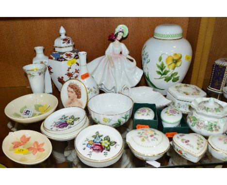 A GROUP OF CERAMICS, to include Moorcroft (both pieces chipped), Wedgwood and Worcester trinkets, Royal Doulton figure 'Sunda