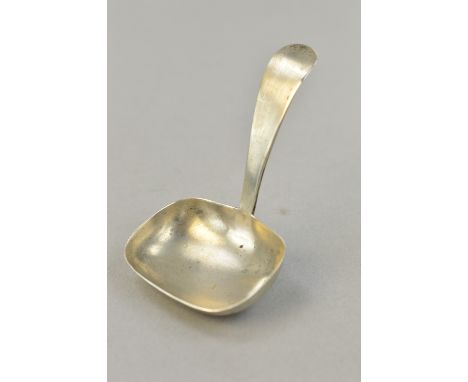 A SILVER CADDY SPOON, Sheffield 1922