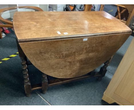 OAK GEORGIAN GATE LEG TABLE WITH BARLEY TWIST LEGS, 3ft 6" WIDE X 19" LONG EXTENDING TO 5ft LONG