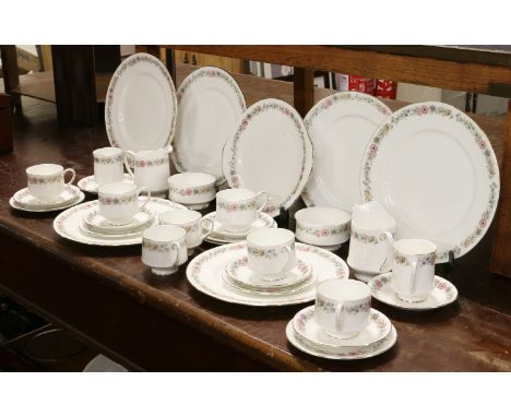 A Paragon Belinda pattern thirty three piece tea/dinner service.