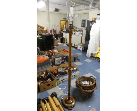 An Edwardian Turned Walnut Standard Lamp 