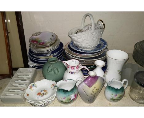 A Wedgwood "Cascade" part tea service, 21 pieces approx. (teapot cracked); a set of 4 Japan pattern coffee cups and saucers, 