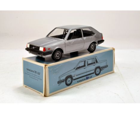 Plastic Issue large scale Volvo 340. VG.