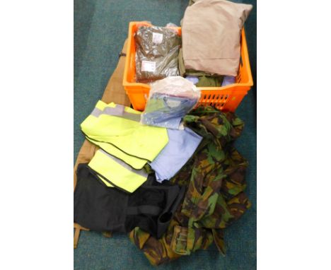 Various modern army khaki clothing, etc (various sizes, a quantity)