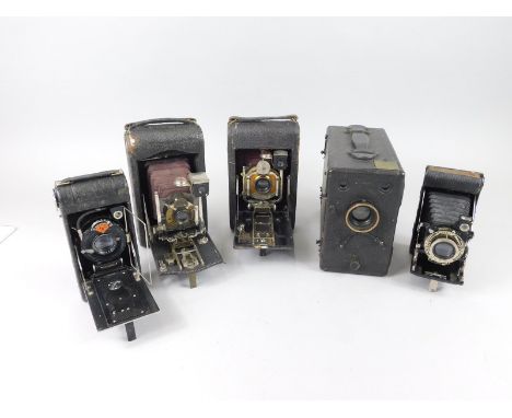 Miscellaneous cameras, to include Kodak, a large box camera etc.