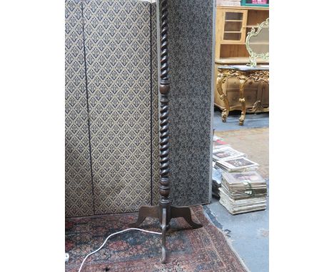 OAK BARLEY TWIST STANDARD LAMP ON TRIPOD SUPPORTS 