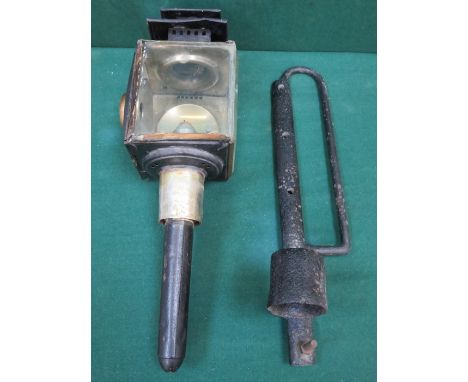 VINTAGE CARRIAGE LAMP WITH CAST IRON BRACKET 