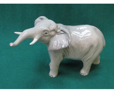 BESWICK GLAZED CERAMIC ELEPHANT NO 974 BY ARTHUR GREDINGTON 12 cm 