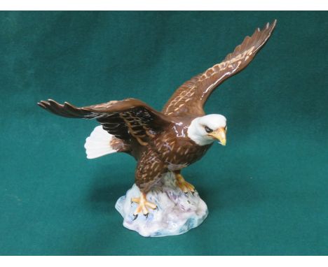 BESWICK GLAZED CERAMIC BALD EAGLE NO 1018 BY ARTHUR GREDINGTON 20cm 