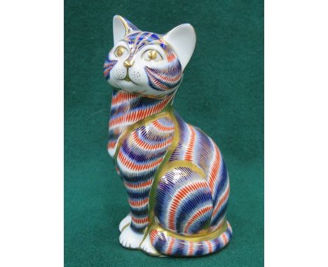 ROYAL CROWN DERBY GLAZED CERAMIC CAT, APPROXIMATELY 13.5cm HIGH