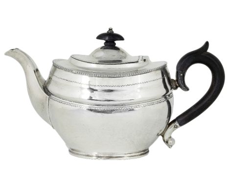 AN EDWARDIAN SILVER TEAPOT, GOLDSMITHS &amp; SILVERSMITHS CO. LTD., LONDON, 1901moulded oval George III style, with wrigglewo