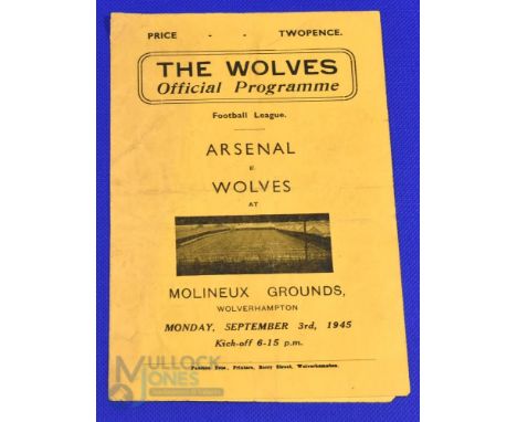 1945/46 Wolverhampton Wanderers v Arsenal football league (south), 4 page, 3 September 1945 match programme; fair. (1)
