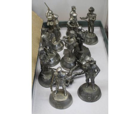 Various English pewter larger scale soldiers