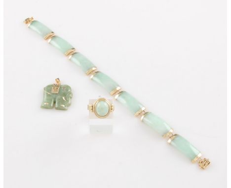 A collection of jade set jewellery, to include a 15ct bracelet, hallmarked Sheffield, length approx. 8"/21cm, a carved elepha