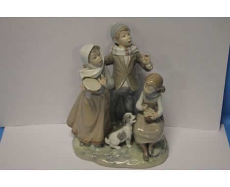 A LLADRO FIGURE GROUP