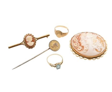 A collection of yellow gold and other jewellery, to include two cameo brooches, both stamped 375, a 9ct gold signet ring, sta