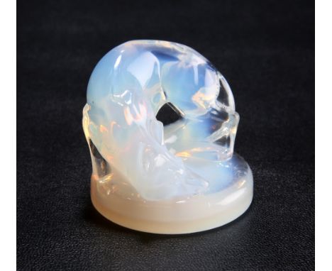 RENARD A LALIQUE SEAL, modelled as a fox, in opalescent glass, design introduced 1926, etched signature R. Lalique France. 4.