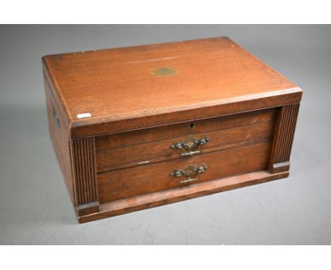 Edwardian oak canteen with hinged top and two fitted drawers, 49cm wide (empty)  