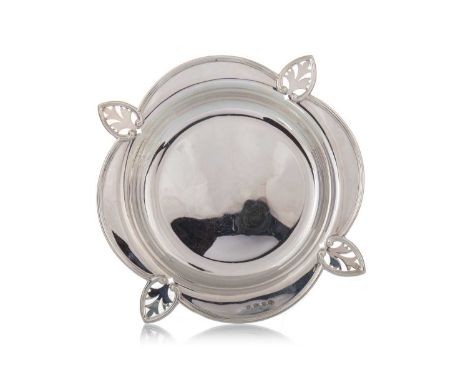 GEORGE V SILVER DISH, WILLIAM HUTTON & SONS, SHEFFIELD 1928 of quatrefoil form with pierced decoration28cm highQty: approx. 5