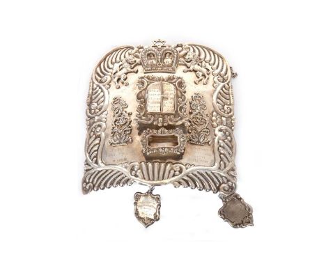 JUDAICA SILVER, IMPRESSIVE TORAH BREASTPLATE, ROSENZWEIG, TAITELBAUM & CO., LONDON 1920 with central decalogue with hinged do