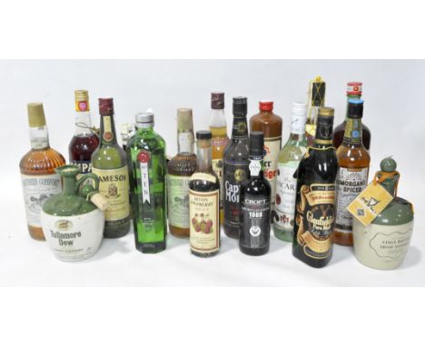 A large selection of vintage alcohol, to include No 10 gin, Southern comfort, Captains Morgan Original Rum, Bacardi and more
