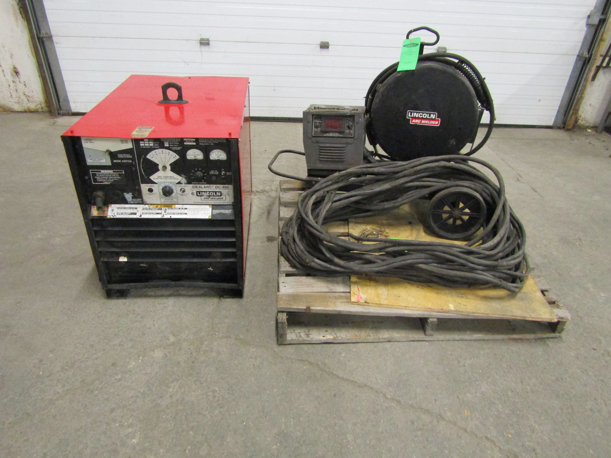 Lincoln Electric 400 amp Mig Welder with Portable Wire Feeder system