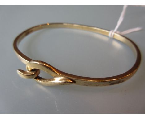 Ladies unmarked yellow gold bangle