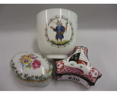 19th Century Continental porcelain triform box with armorial painted cover, 20th Century oval porcelain trinket box and a Win