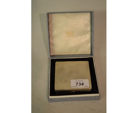 Good quality Birmingham silver engine turned ladies compact with fitted mirror, in a Maple & Co. box