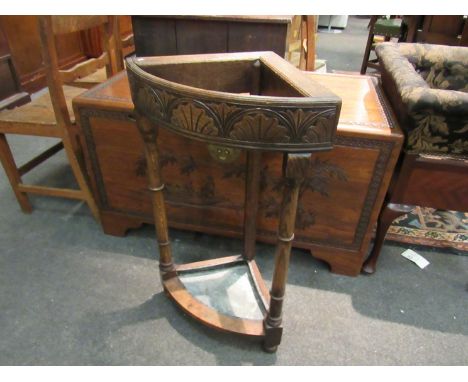 A Victorian oak corner stick stand, 76cm tall