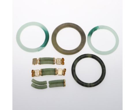 together with a damaged jade and gold bracelet, total weight 228 grams. ** Bracelet damaged, bangles with some wear.