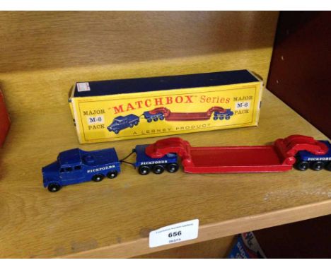 A boxed matchbox Major M6 18-wheel tractor and transporter - Pickfords Removals