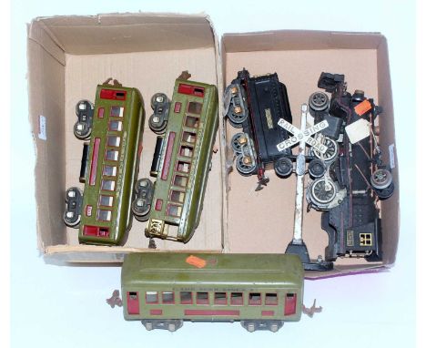 Lionel Lines No. 262E electric locomotive and tender rear bogie loose but present, some further restoration required (F-G), a