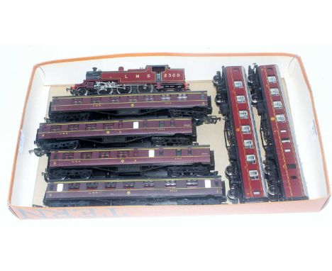 Tray containing Hornby LMS red 2-6-4 tank engine (G) together with 2 LMS coaches and 4 Airfix LMS coaches (G)