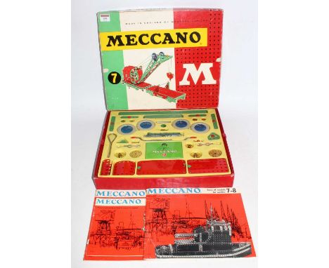Meccano No.7 outfit 1962 complete shows only slight use (E-BE) but light corrosion to sector plates