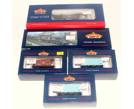 Bachmann 31-613 BR lined black, late crest, straight bunker class V3 tank engine (M-BM), 31-865 BR black late crest class J39