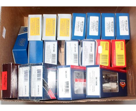 Mixed rolling stock by Bachmann, Dapol and Hornby, Modelzone two coach Engineers Support set still shrink wrapped (M-BM), Bac