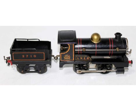 1926-8 Hornby no. 1 c/w loco and tender, lined crest on cab, 5 boiler bands, normal width 2710 tender, brass dome, might be a