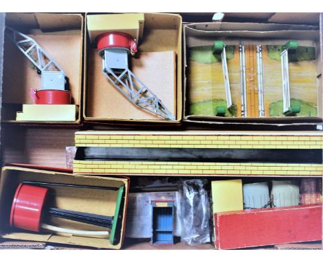 Large tray containing Hornby accessories:- 2 x 1949-69 platform crane, buff base, red centre, grey crane (E-NM) (BNM) each wi