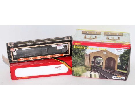 Hornby Scaledale R8637 double engine shed (G-BG) R157 BR green class 101 two car DMU (G-BG) and Dapol BR green 'County of Che