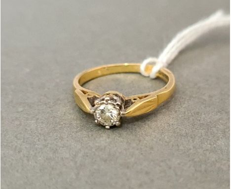 A hallmarked 18ct gold diamond solitaire ring, size L/M, gross weight 2.9g. 