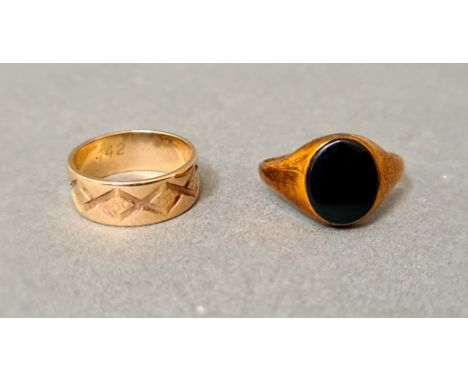 Two 9ct gold rings comprising a wedding band, size M/N and a signet ring, size S, gross wt. 6g. 
