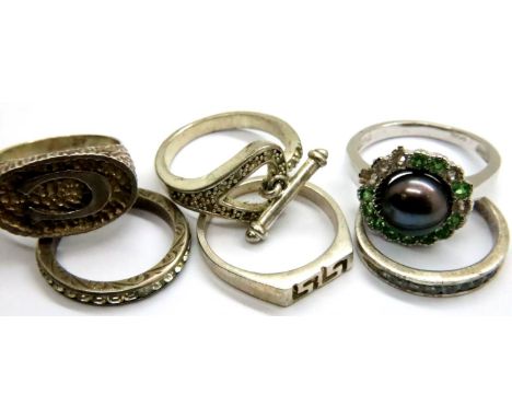 Six assorted 925 silver rings, various sizes. P&amp;P Group 1 (£14+VAT for the first lot and £1+VAT for subsequent lots) 