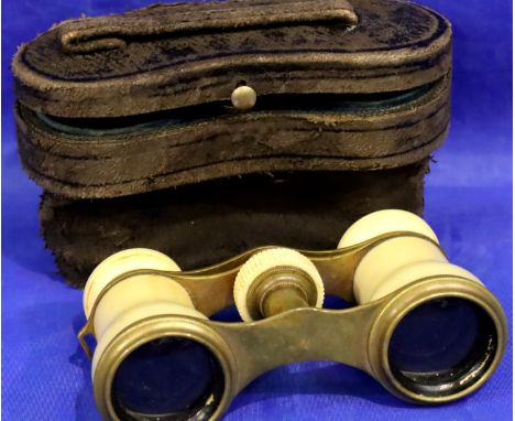 Opera binoculars in case. P&amp;P Group 1 (£14+VAT for the first lot and £1+VAT for subsequent lots) 