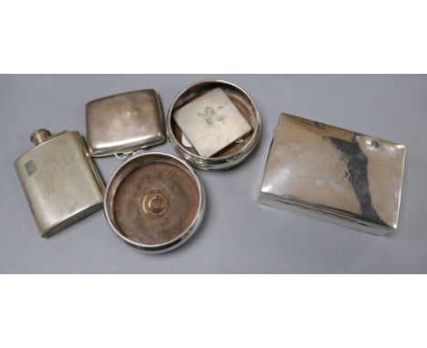 A silver cigarette box, a silver cigarette case, compact, hip flask and pair of silver bottle coasters (6)