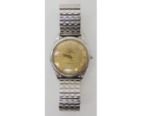 A Gents vintage Omega Constellation wristwatch, diameter of the case 3.3cm, (winder missing) Condition Report: The 'winder' i